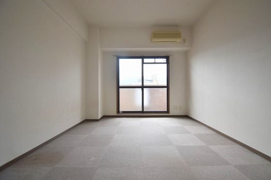 �y�����E���r���O�z�@