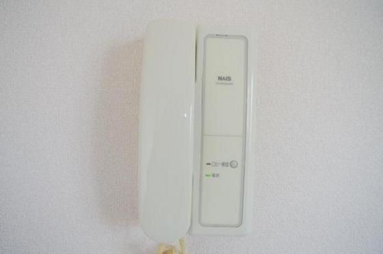 �y�Z�L�����e�B�z�@