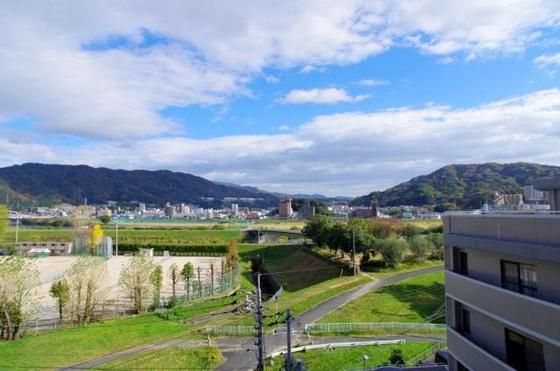 �y���]�z�@