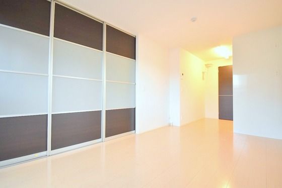 �y�����E���r���O�z�@