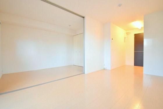 �y�����E���r���O�z�@