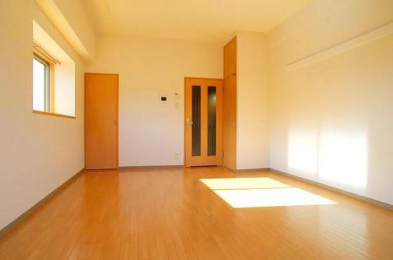 �y�����E���r���O�z�@