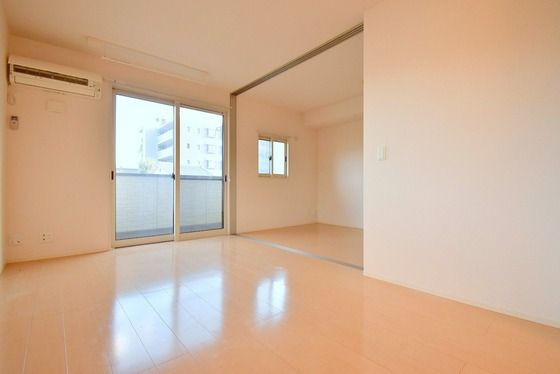 �y�����E���r���O�z�@