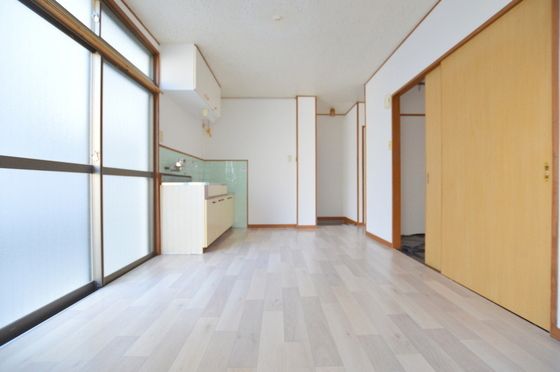 �y�����E���r���O�z�@