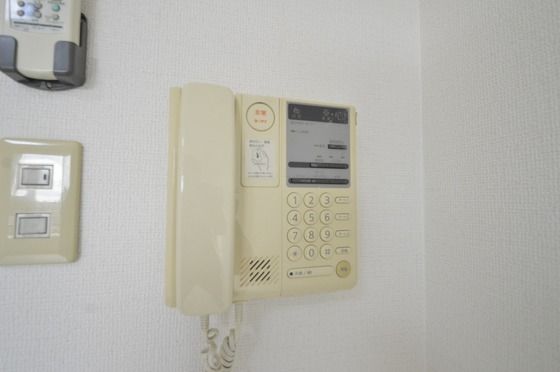 �y�Z�L�����e�B�z�@