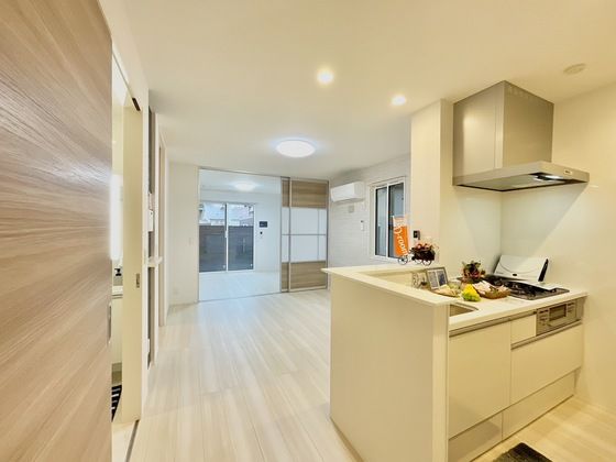 �y�����E���r���O�z�@