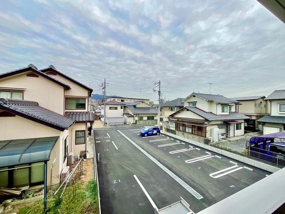 �y���]�z�@