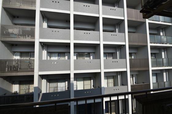 �y���]�z�@