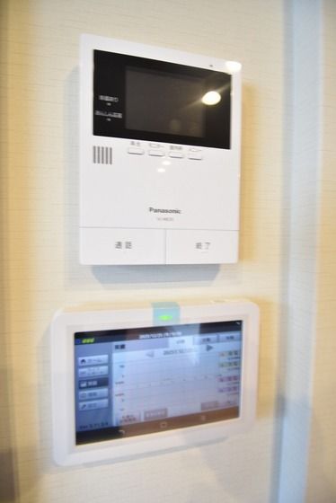 �y�Z�L�����e�B�z�@