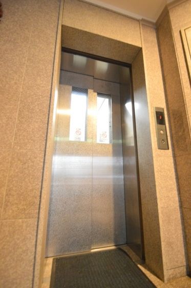 �G���x�[�^�t��