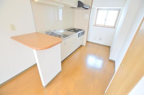 �y�L�b�`���z�@�L�b�`���ɂ̓J�E���^�[�e�[�u���������t����