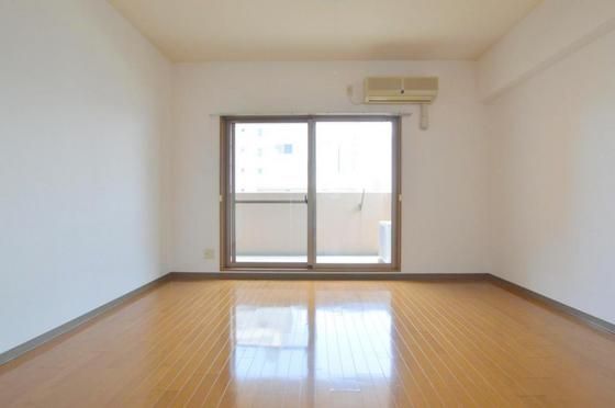 �y�����E���r���O�z�@�L���C�ȃI�[���t���[�����O��Ԃł��I