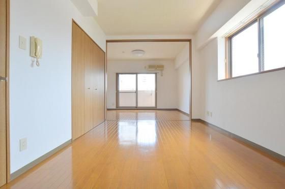 �y�����E���r���O�z�@�L�X11.2����LDK��ԁ��傫�ȃN���[�[�b�g���Ƃ��Ă��֗�(^^)