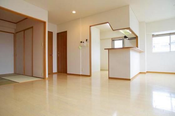 �y�����E���r���O�z�@