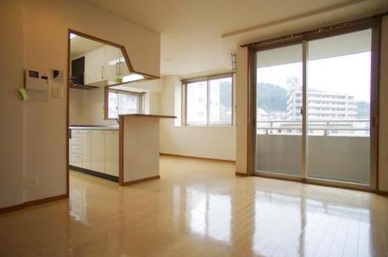 �y�����E���r���O�z�@