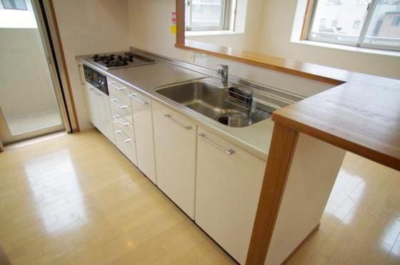 �y���̑��ݔ��z�@