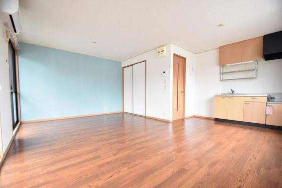 �y�����E���r���O�z�@