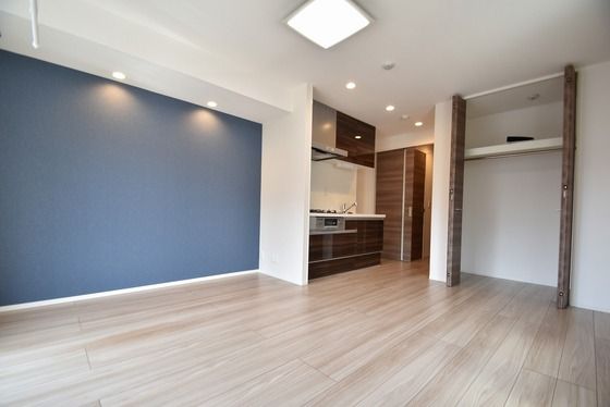 �y�����E���r���O�z�@