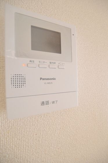 �y�Z�L�����e�B�z�@