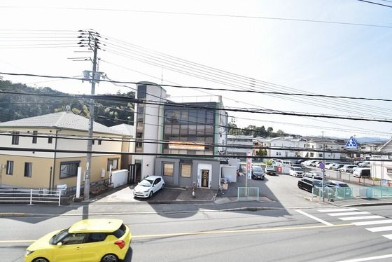 �y���]�z�@