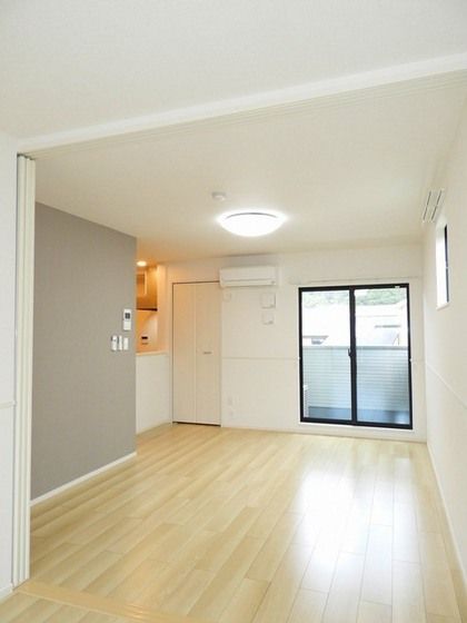 �y�����E���r���O�z�@