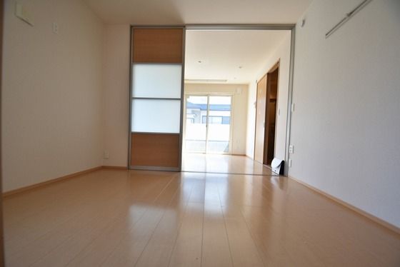 �y�����E���r���O�z�@