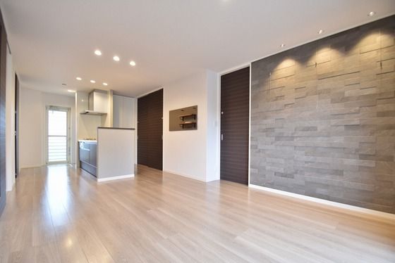 �y�����E���r���O�z�@