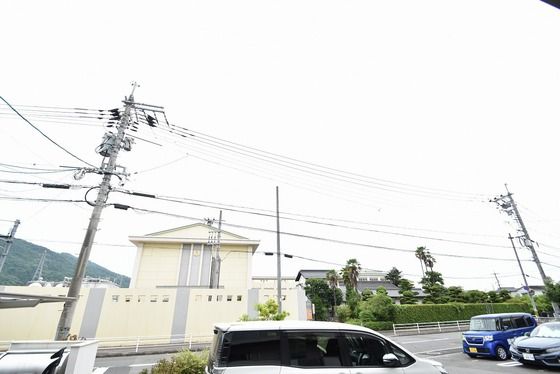 �y���]�z�@