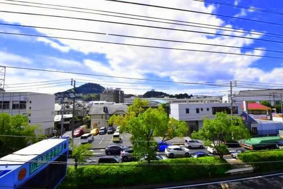 �y���]�z�@