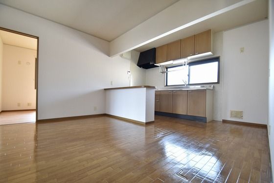 �y�����E���r���O�z�@