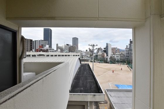 �y���]�z�@