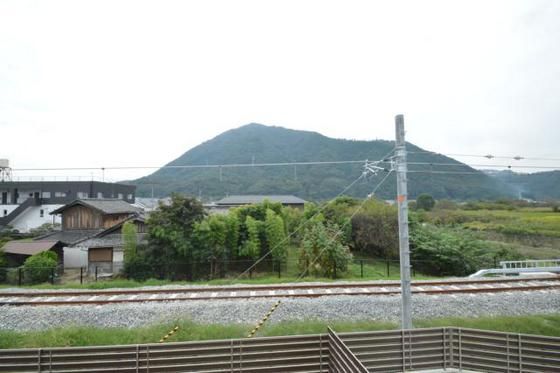 �y���]�z�@