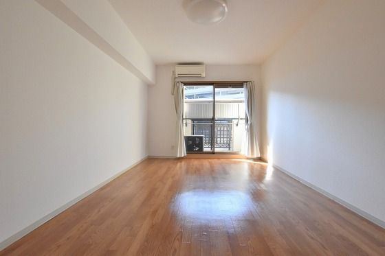 �y�����E���r���O�z�@�ʐ^�͑��̕����̕��ł��B����D��