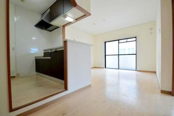 �y�����E���r���O�z�@