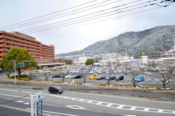 �y���]�z�@