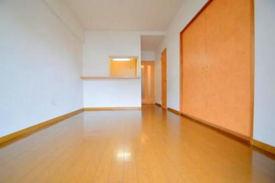 �y�����E���r���O�z�@