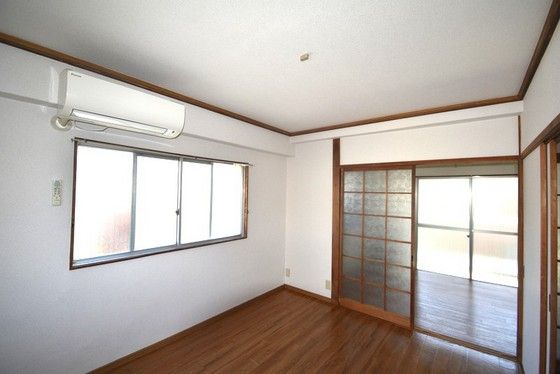 �y�����E���r���O�z�@