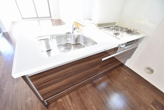 �y���̑��ݔ��z�@