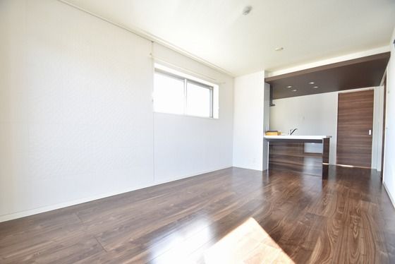 �y�����E���r���O�z�@