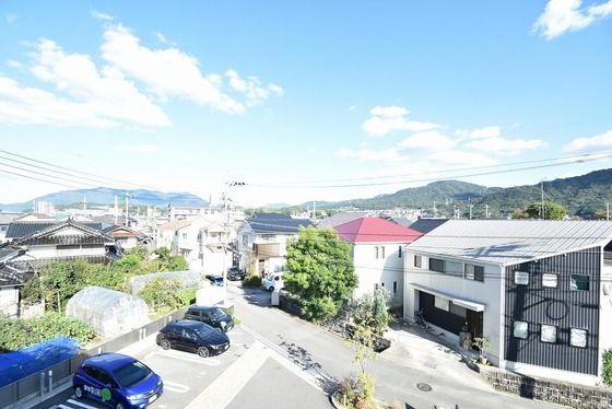 �y���]�z�@