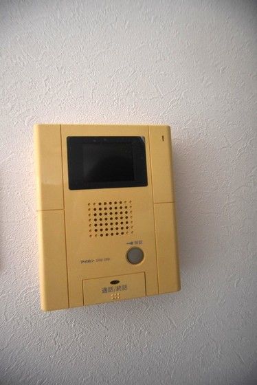 �y�Z�L�����e�B�z�@