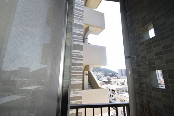 �y���]�z�@