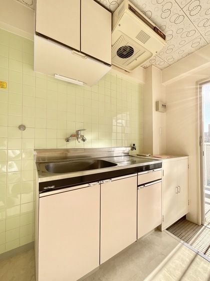 �y�L�b�`���z�@