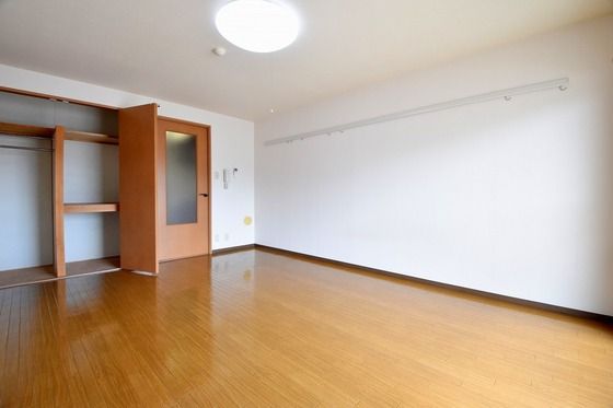 �y�����E���r���O�z�@