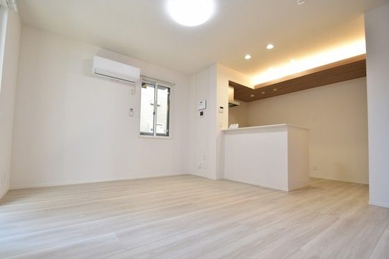 �y�����E���r���O�z�@