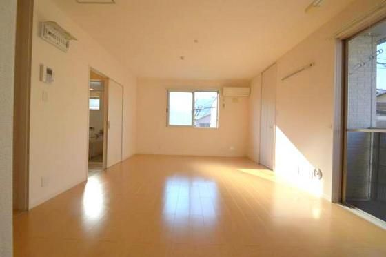 �y�����E���r���O�z�@