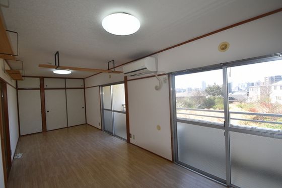 �y�����E���r���O�z�@