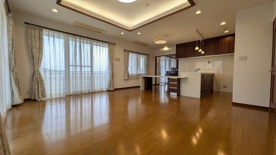 �y�����E���r���O�z�@