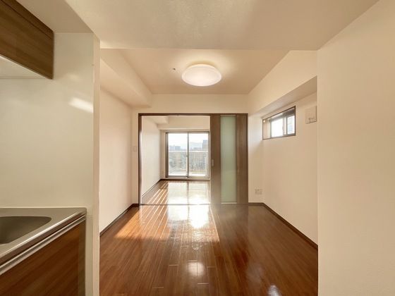 �y�����E���r���O�z�@