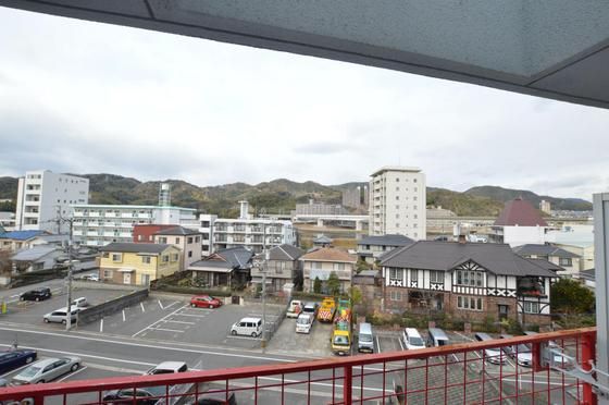 �y���]�z�@